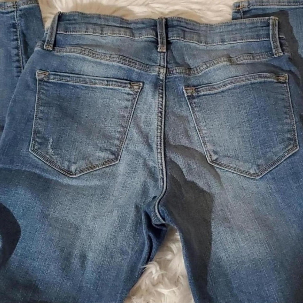 OLD NAVY ROCKSTAR PETITE JEANS - Picture 2 of 2